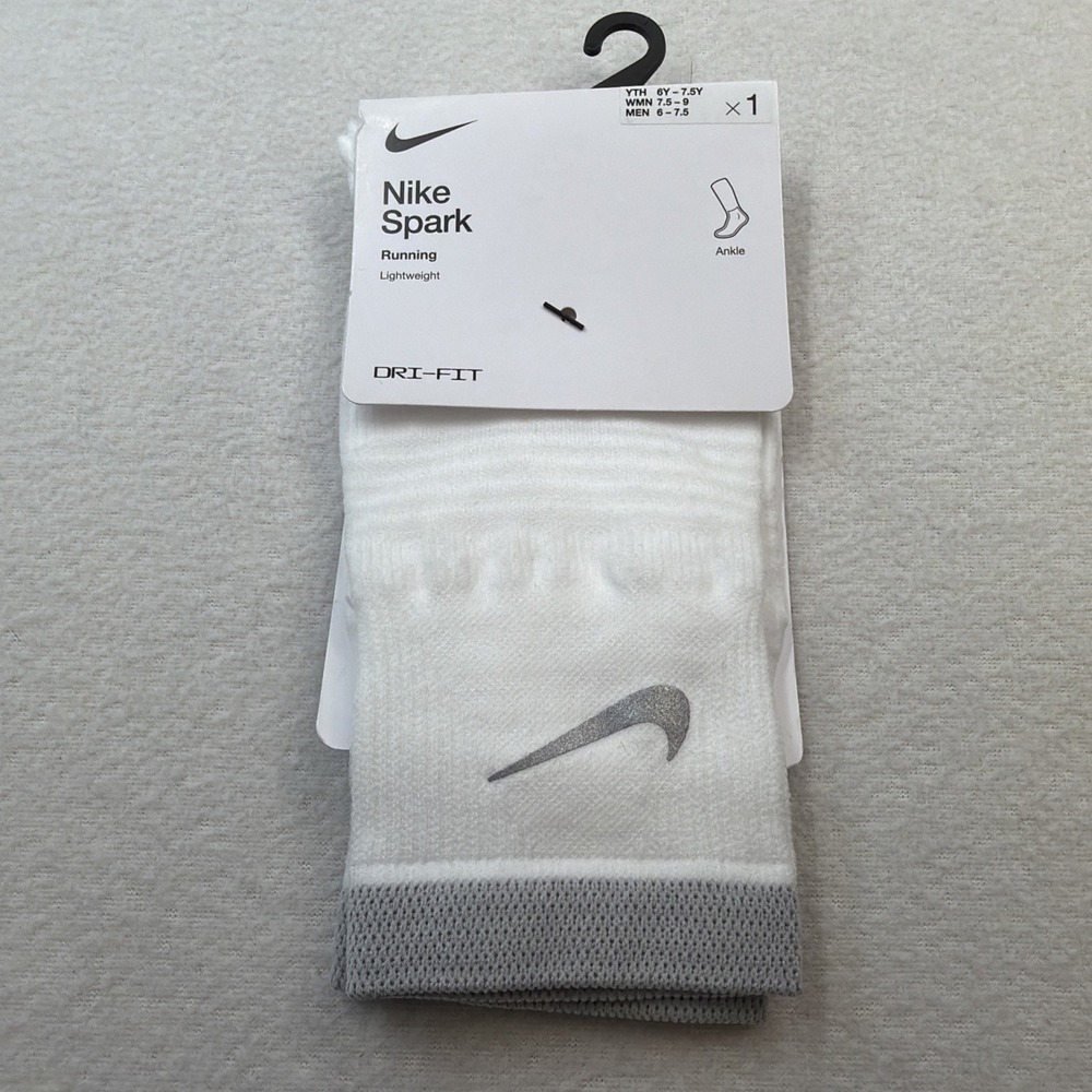 Nike Spark Lightweight Ankle Socks White Women's 7.5-9 Men's 6-7.5 Youth 6-7.5